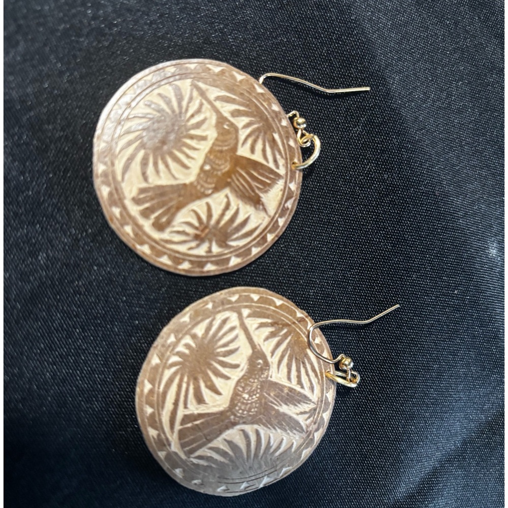 Hand-Engraved Round Hummingbird Earrings in Light Tone